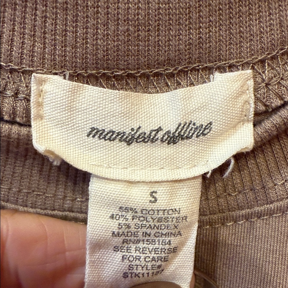 ⚜️ MANIFEST OFFLINE Sleeveless Criss-cross Cutoff Top sz Small - Picture 4 of 5